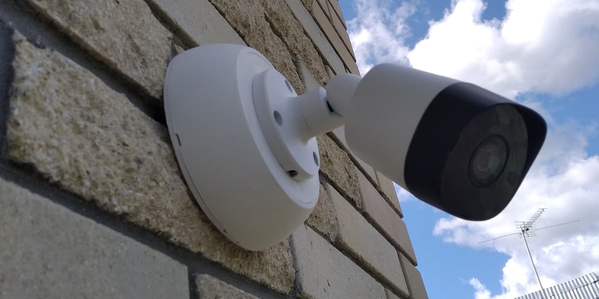 Настройка камеры видеонаблюдения на фасаде